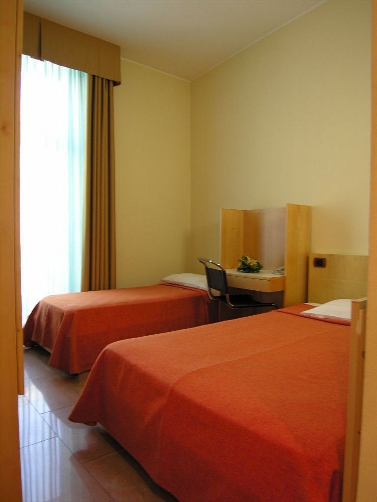Hotel Losanna Milan Exterior photo